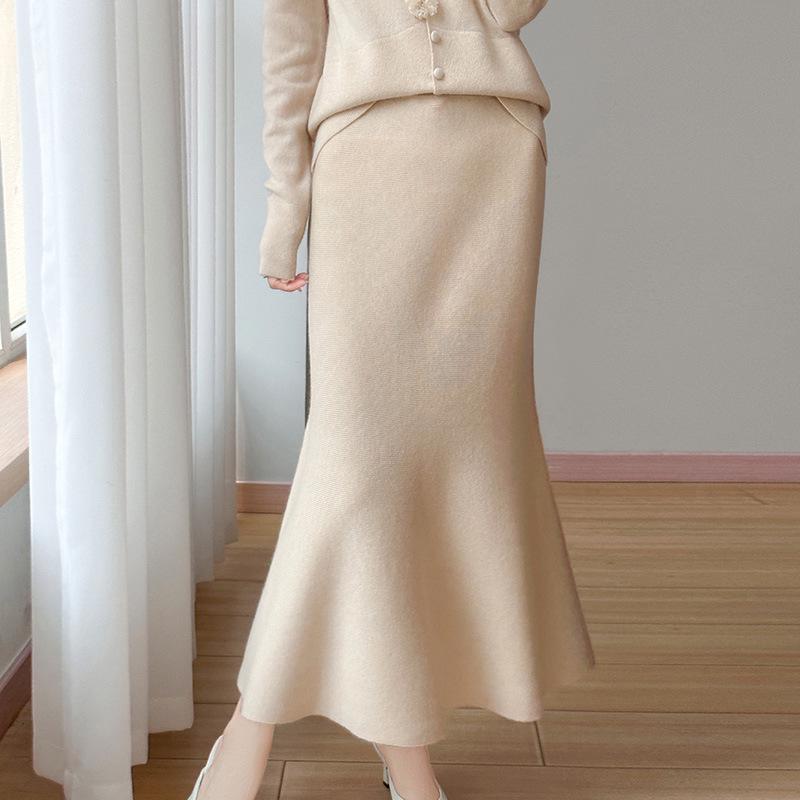 Women's Mid-Length Fishtail Wool Skirt: Elastic Waist, Solid Color, Casual & Versatile