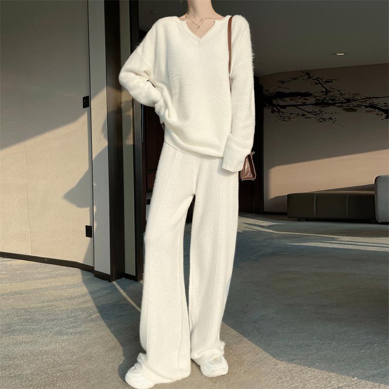 

Women s 100% Pure Wool V-Neck Top & Wide-Leg Pants Set - Classic Solid Color, Waist-Cinched, Trendy Two-Piece L—Up to 145 lbs