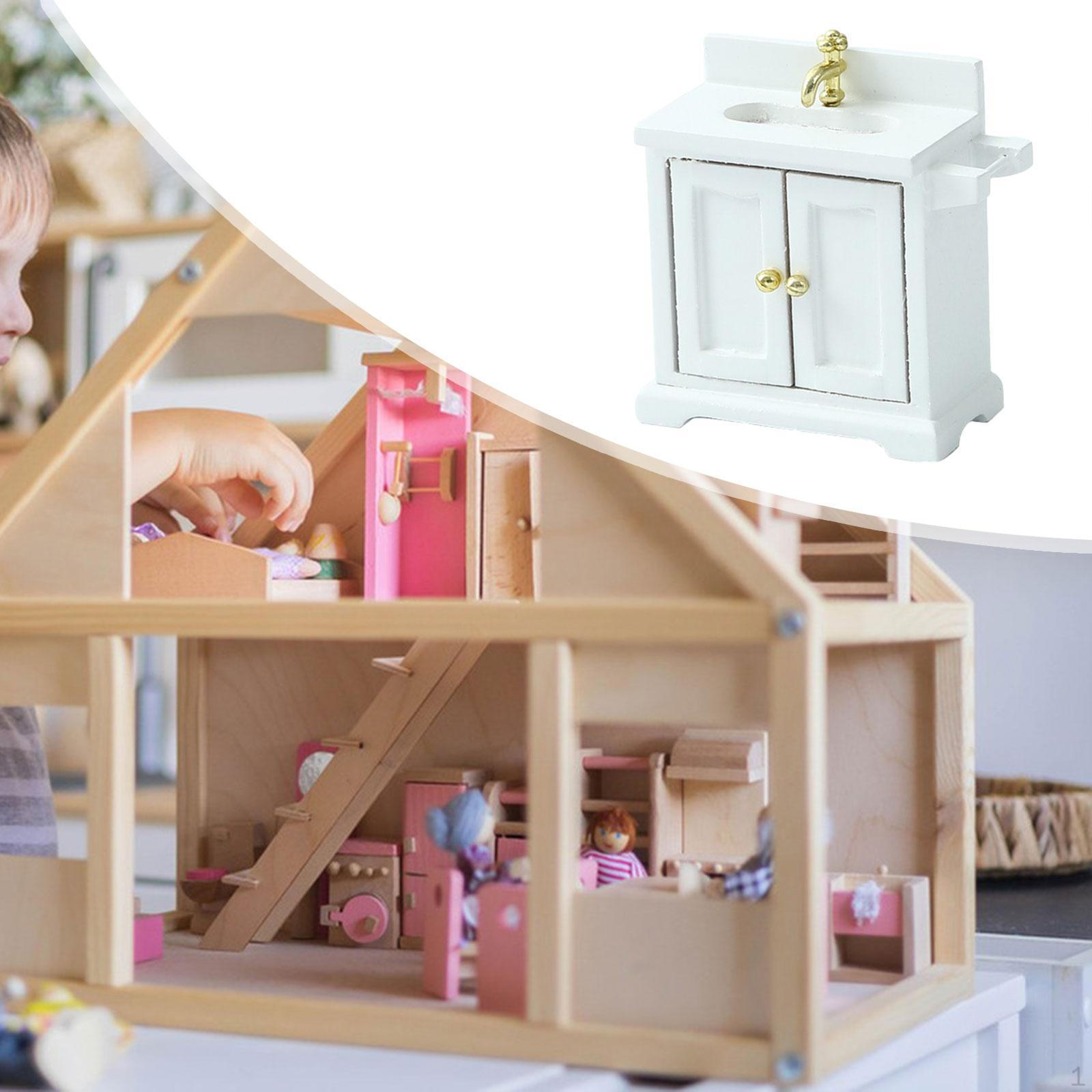 

Ванная комната для хранения вещей в кукольном домике с раковиной в масштабе 1/16