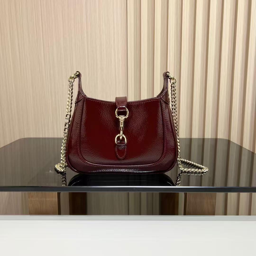 

2024 Shiny Waxed Leather Mini Crossbody Chain Bag - Jackie Celebrity Style Small 19x18x3.5cm бордовий