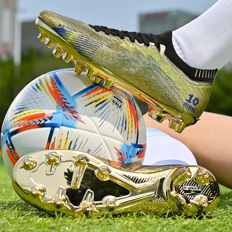 Yüksek Bilekli Altın Uzun Sivri Burun Spor Ayakkabı Toptan Suni Çim Antrenör Ayakkabısı Yüksek Kaliteli Yeni Erkek Futbol Ayakkabısı