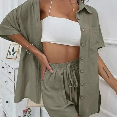 Conjunto informal de dos piezas de camisa y pantalones cortos de manga corta en color liso para mujer 2024