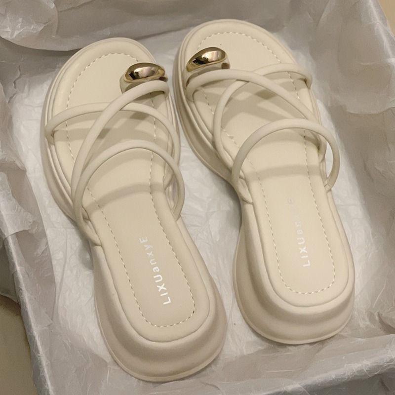 

Набор шлепанцев с толстой подошвой для женщин для выхода летом, новые модели летом, универсальные толстые каблуки, щипающие ноги, кожаные прохладные шлепанцы 36 белый