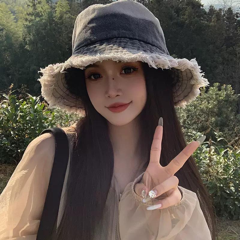 Japanese Retro Women's Denim Fisherman Bucket Hat, Distressed Sunshade for Larger Head, Face Slimming Sun Protection.