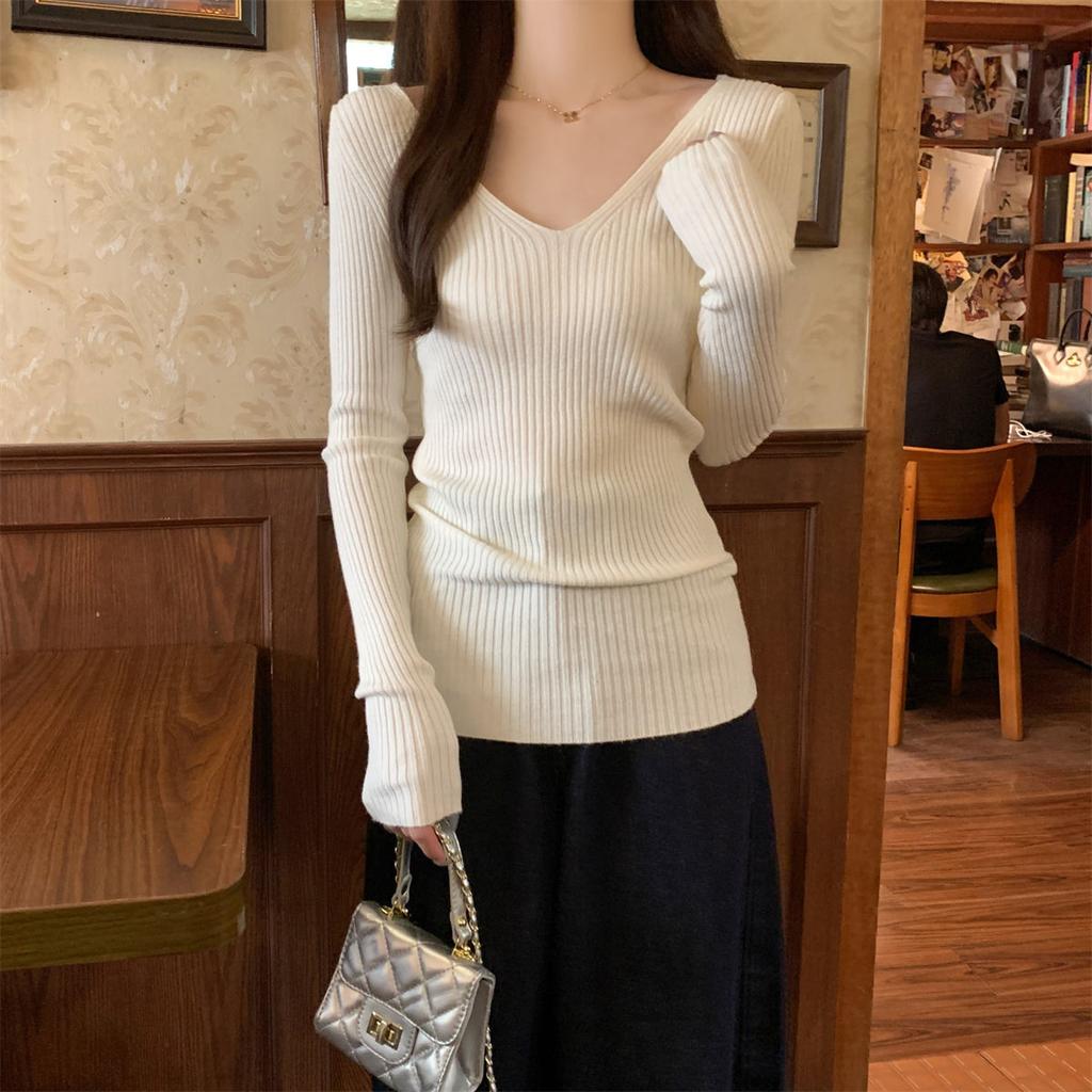 Gentle temperament v-neck texture sense thin long-sleeved knitted sweater women's autumn and winter bottoming sweater soft waxy pure desire top
