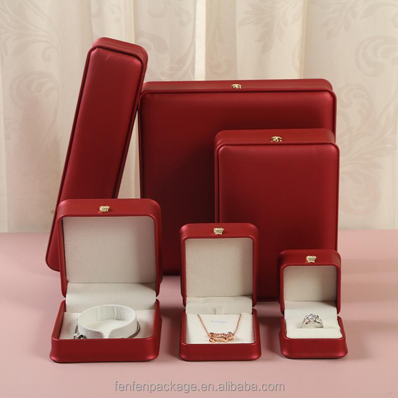 Manufacturer Custom logo Crown Buckle Luxury Pu Leather Jewellery Packaging Box Ring Necklace Bracelet Jewellery Gift Box