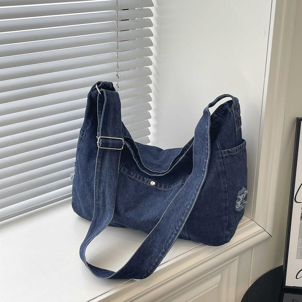 Trendy Korean Style Crossbody Bags for Fashiable and Versatile Commuting Bag Large Capacity Simple Denim Shoulder Bag Spring
