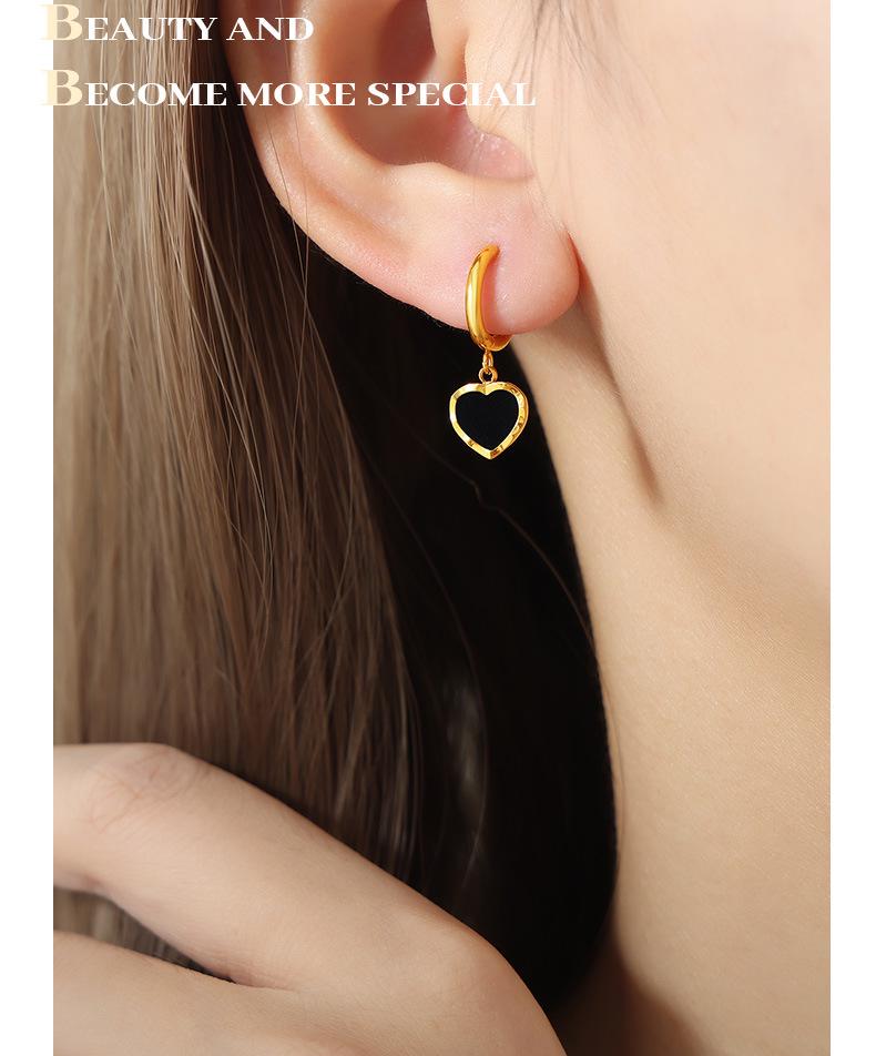 Hong Kong Retro Heart-Shaped Peach Earrings: 18k Gold, Titanium Steel, Lightweight, Colorfast for Women.