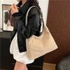 Neue große Umhängetasche Faux-Wildleder Nieten Damen Handtaschen Einfarbige Unterarm-Tragetasche Damen