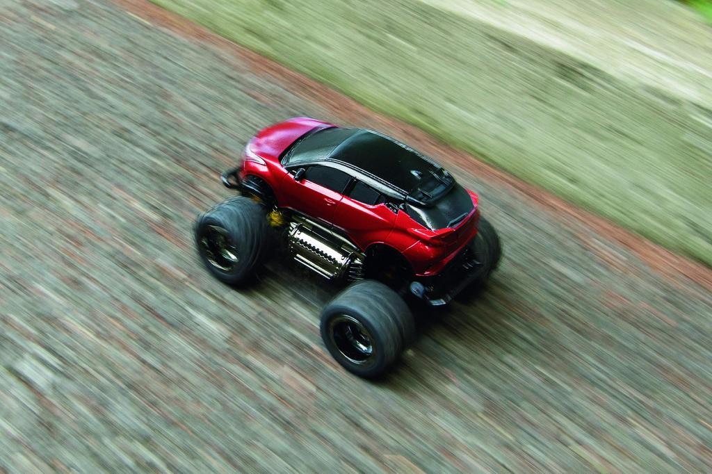 JOZEN DIRTMAX scale radio controlled Toyota 1/28 C-HR