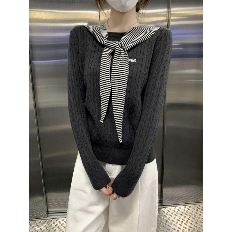 

Age-reducing twist embroidered knitted top women s autumn new soft waxy striped shawl crew neck sweater bottoming shirt L сірий колір