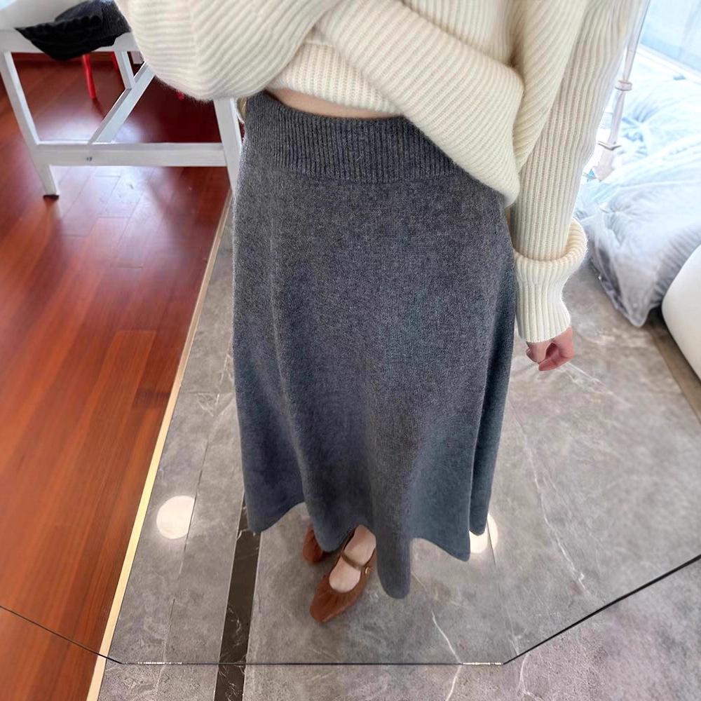 Autumn/Winter Soft Knit Midi Skirt: Elastic Waist, Comfortable, Slimming, Versatile, Straight Cut for Women.