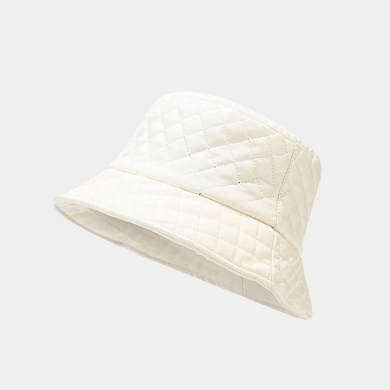 Minimalistische Leder-Fischerkappe mit kurzem Schirm zum Sonnenschutz und für Freizeitkleidung