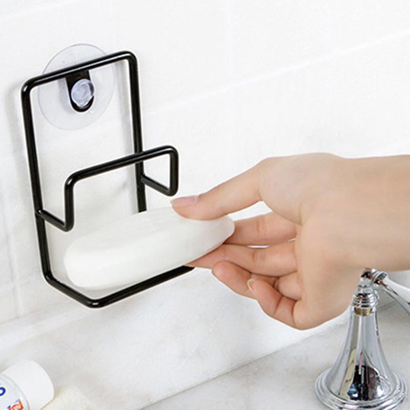 Stojan na houbičky do dřezu, stojan na utěrky na nádobí, žehlička, odvodňovací systém, nástěnná kuchyňská linka