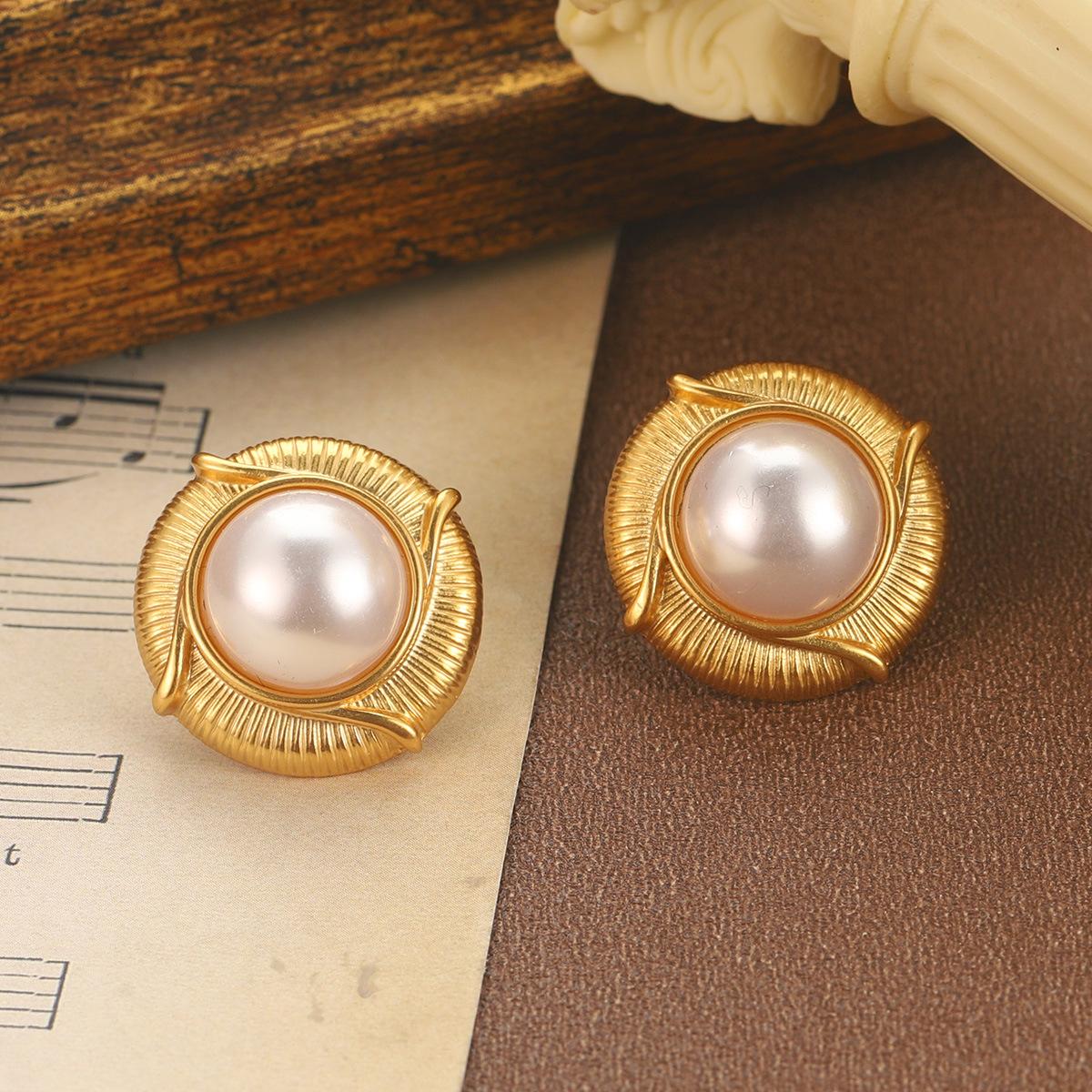 

Medieval vintage jewelry retro niche turquoise earrings pearl pendant premium necklace collarbone chain