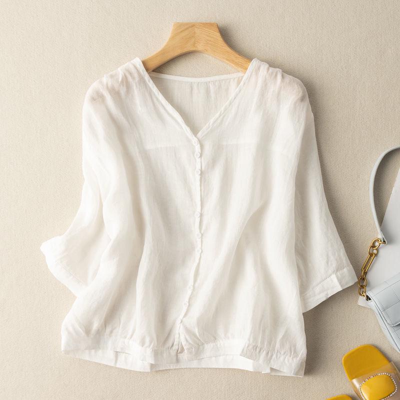 "Large Size Retro V-Neck Cotton Linen Top - Three-Quarter Sleeve, Breathable for Spring & Summer"