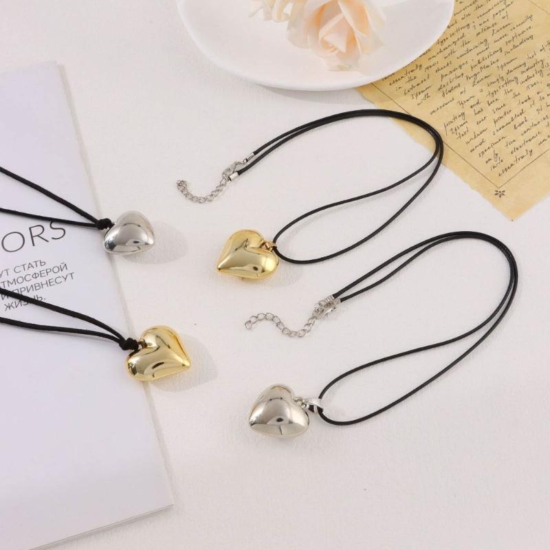 Chunky-Heart Choker Necklace Big Heart Pendant Tie-up Choker Necklace Adjustable Chain for Women Teen Girls Y2K Jewelry