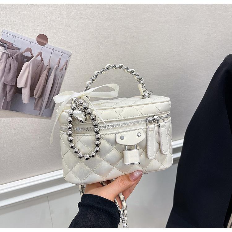 This year's popular diamond handbag women's 2025 summer trendy fashion sweet chain box bag casual messenger bag