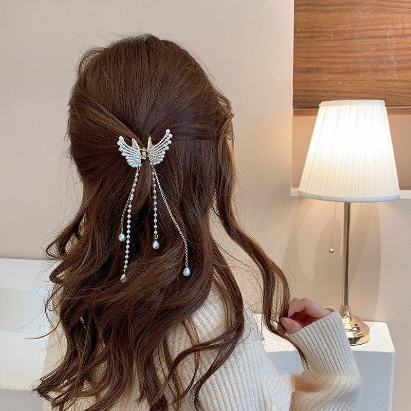 New Butterfly Pearl Tassel Hairpin Women Korean Elegant Metal Chain Side Clip Shark Hairpin Headwear Hair Accessories