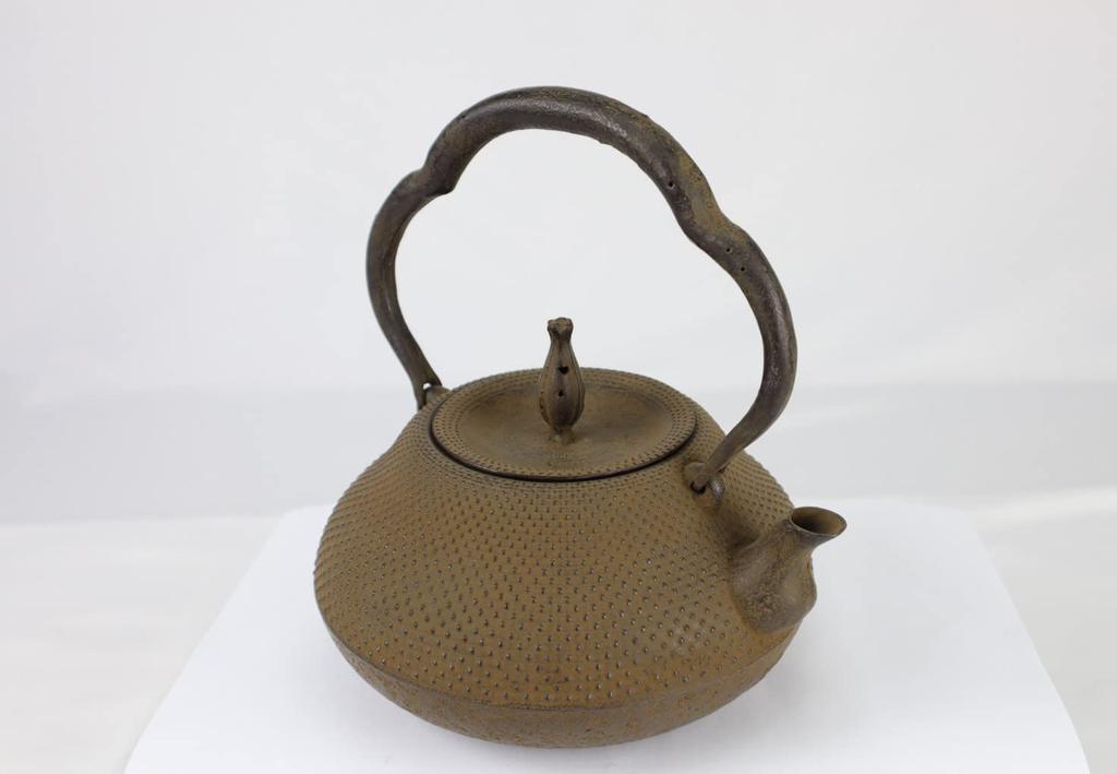 Iwachu Iron Kettle, 18-inch Gourd Arare Pattern, Brown, 1.3L, 11002, Nanbu Ironware