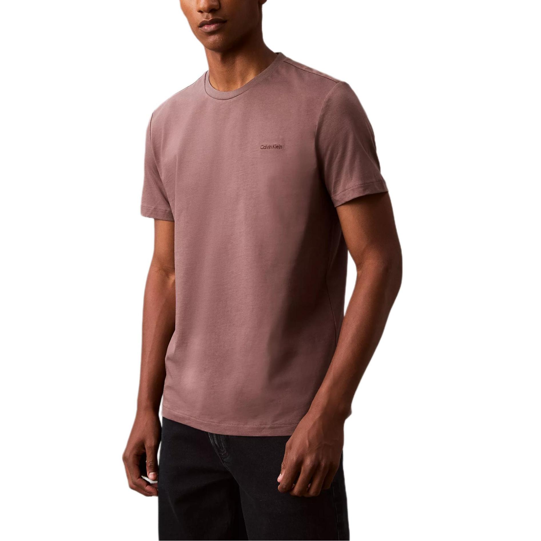 

Calvin Klein Повседневная мягкая удобная футболка с круглым вырезом и коротким рукавом для мужчин, топы, цвет сливовый трюфель 40BC238-034 XS
