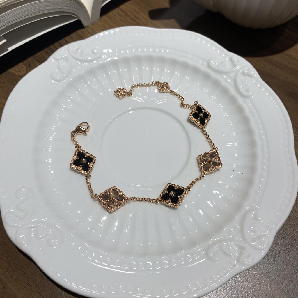 Buqi Latti Italienisch Gebürstet Mini Klein Vierblättriges Kleeblatt Fünfblättrig Laser Armband Damen Retro Hofstil