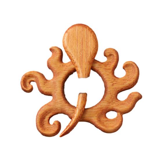 Wooden Animal Brooch Cute Dog Cat Sweater Pin Handcrafted Bird Rabbit Bear Turtle Scarf Brooch Pin for Sweaters Scarves Shawls