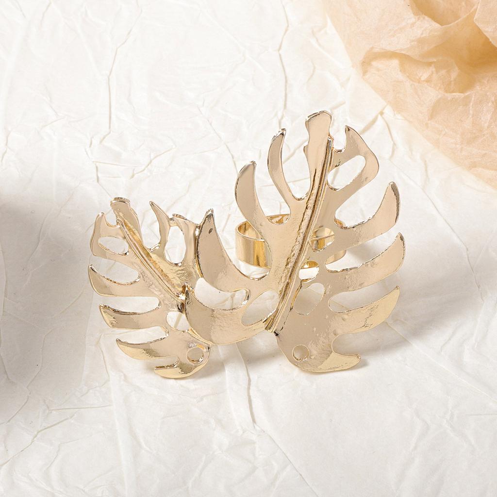 Exaggerated Personality, Fashion Trend, Alloy Three-dimensional Hollow Leaves, Live Ring, Versatile and Unique Women's Models