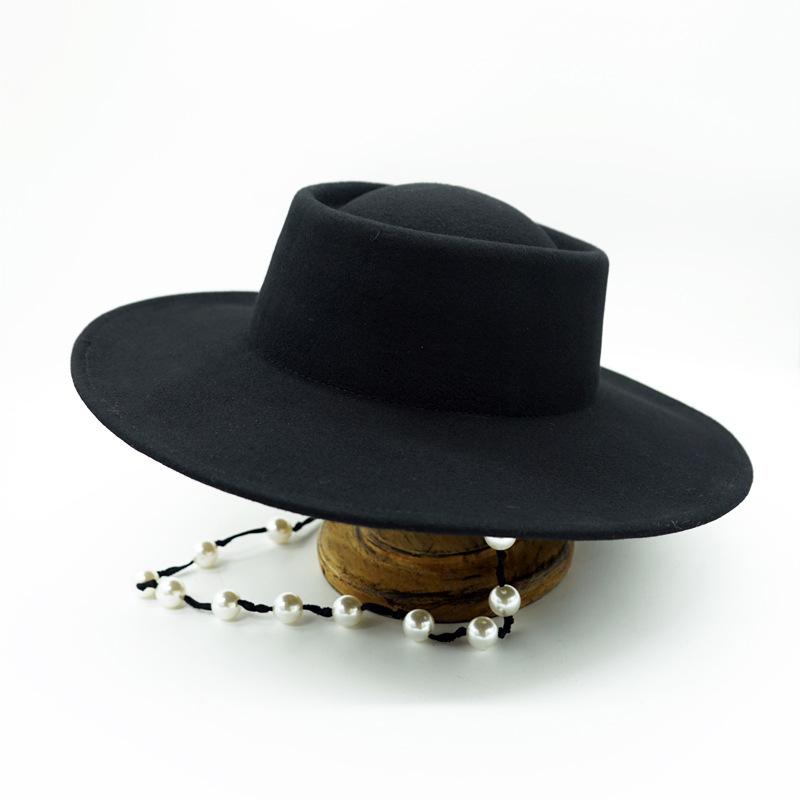 British Retro Black Woolen Flat Top Top Hat Women'S Autumn And Winter Pearl Chain Flat Brim Felt Hat Internet Celebrities Of The Same Style