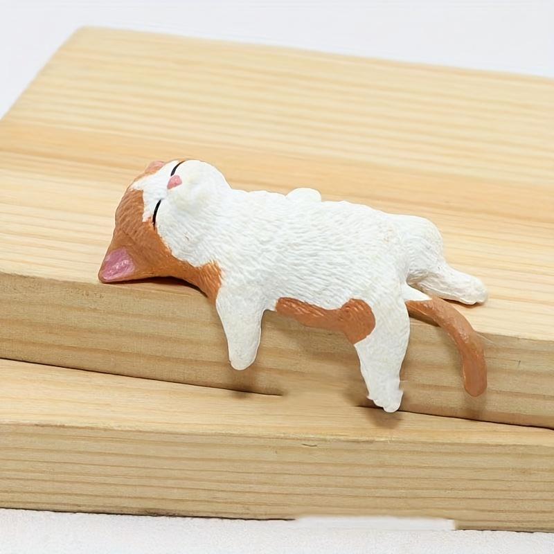 

Причудливая статуэтка кота из смолы, многофункциональные самоклеящиеся украшения для вечеринок в стиле аниме, не требуют питания, подходят для украшения приборной панели автомобиля и аквариума