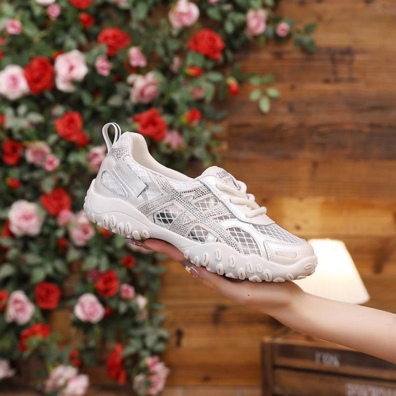 2025 new summer soft leather hollow breathable women's light platform sports and leisure versatile Forrest Gump shoes