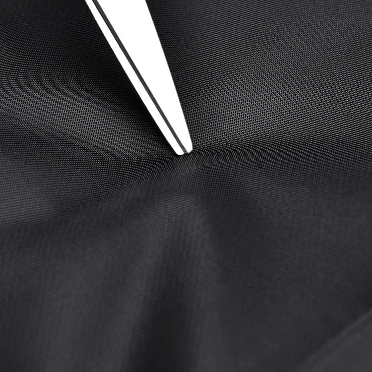 Casual and simple men's shoulder messenger bag