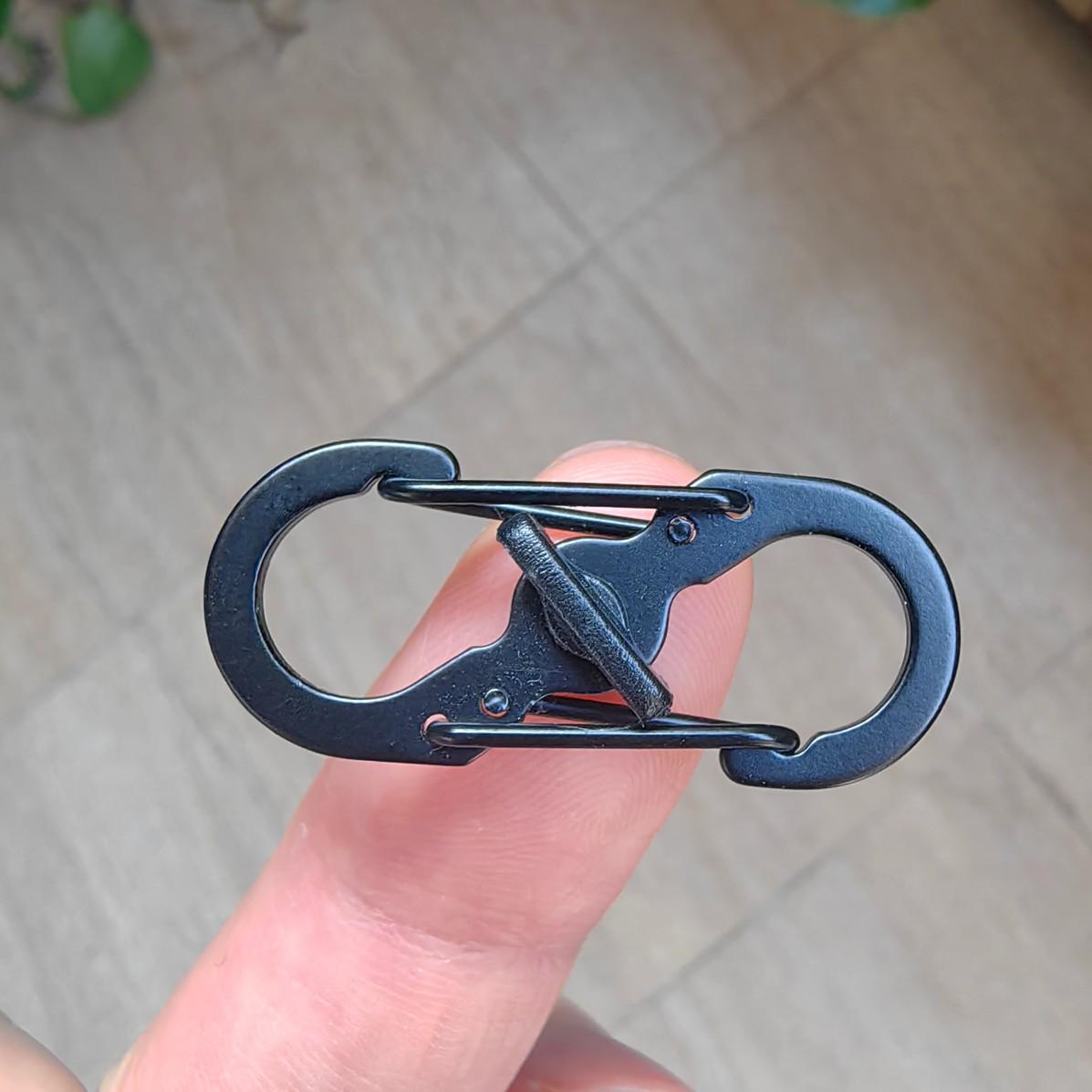 

8-Shaped Locking Stainless Steel Quick-Release Anti-Theft Keychain & Water Bottle Backpack Buckle Black, No Logo (5-pack)