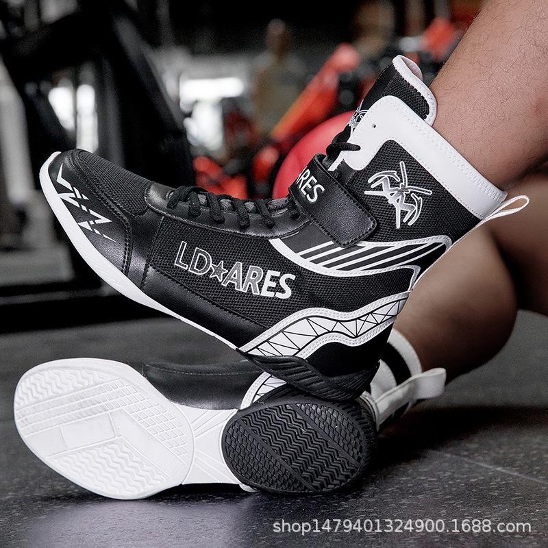 Scarpe da boxe da uomo e da donna high-top da combattimento Sanda scarpe speciali Allenamento fitness indoor Scarpe da wrestling Scarpe professionali per free fighting