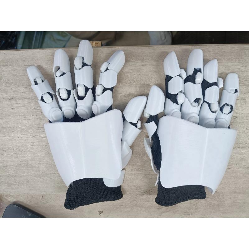 Mechanical gloves, made from 3D-printed PETG