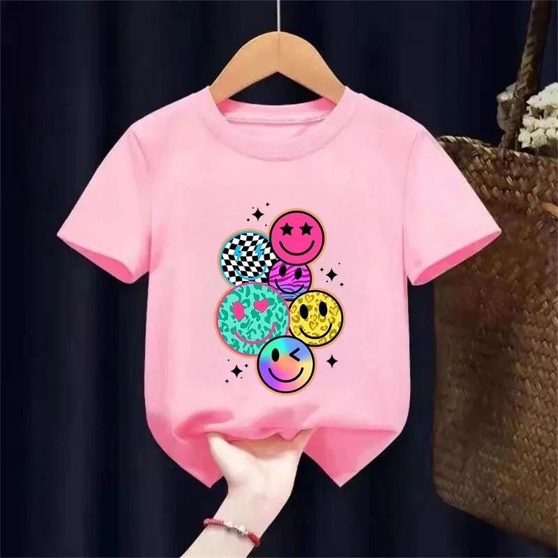 T-shirt a maniche corte con stampa di faccina sorridente a cartoni animati per bambini, stile casual e versatile, adatta per uscite e uso quotidiano