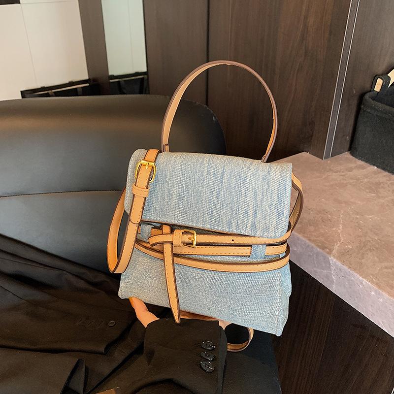 

Korean version of casual fashion portable small bag women s 2025 new denim small square bag versatile shoulder messenger bag синій