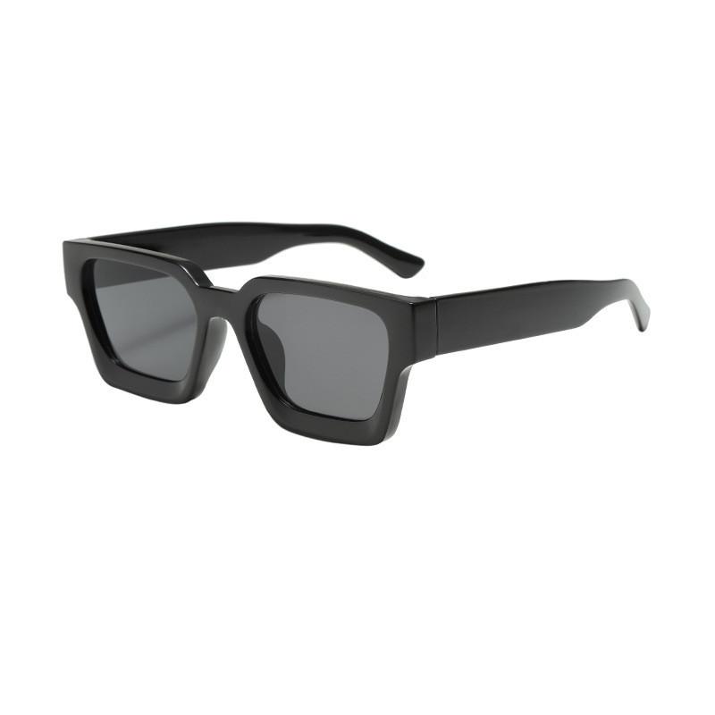 

Fashionable Mens Square Design Sunglasses With Uv400 Anti Uv Lens For Travel And Parties BlackFrameGrayLens