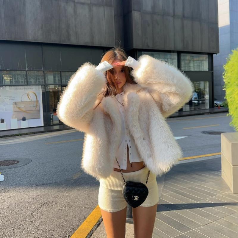 Autumn and winter new fox fur jacket women's short loose casual temperament plush top