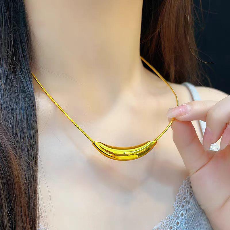Choker con Ciondolo a Mezzaluna Dorata Vietnamita - Design di Nicchia Regalo per Fidanzata
