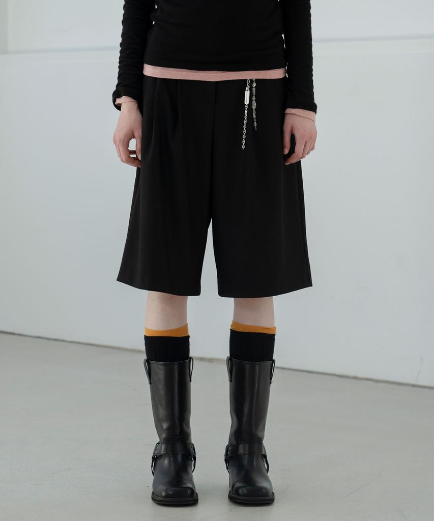 Mosyupamosyu Double-Pleat Bermuda Pants [Black]
