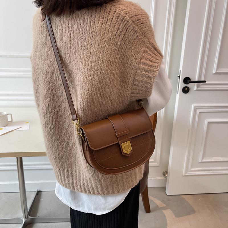 2026 seas new fashiable saddle bag women's bag casual versatile retro single shoulder crossbody bag