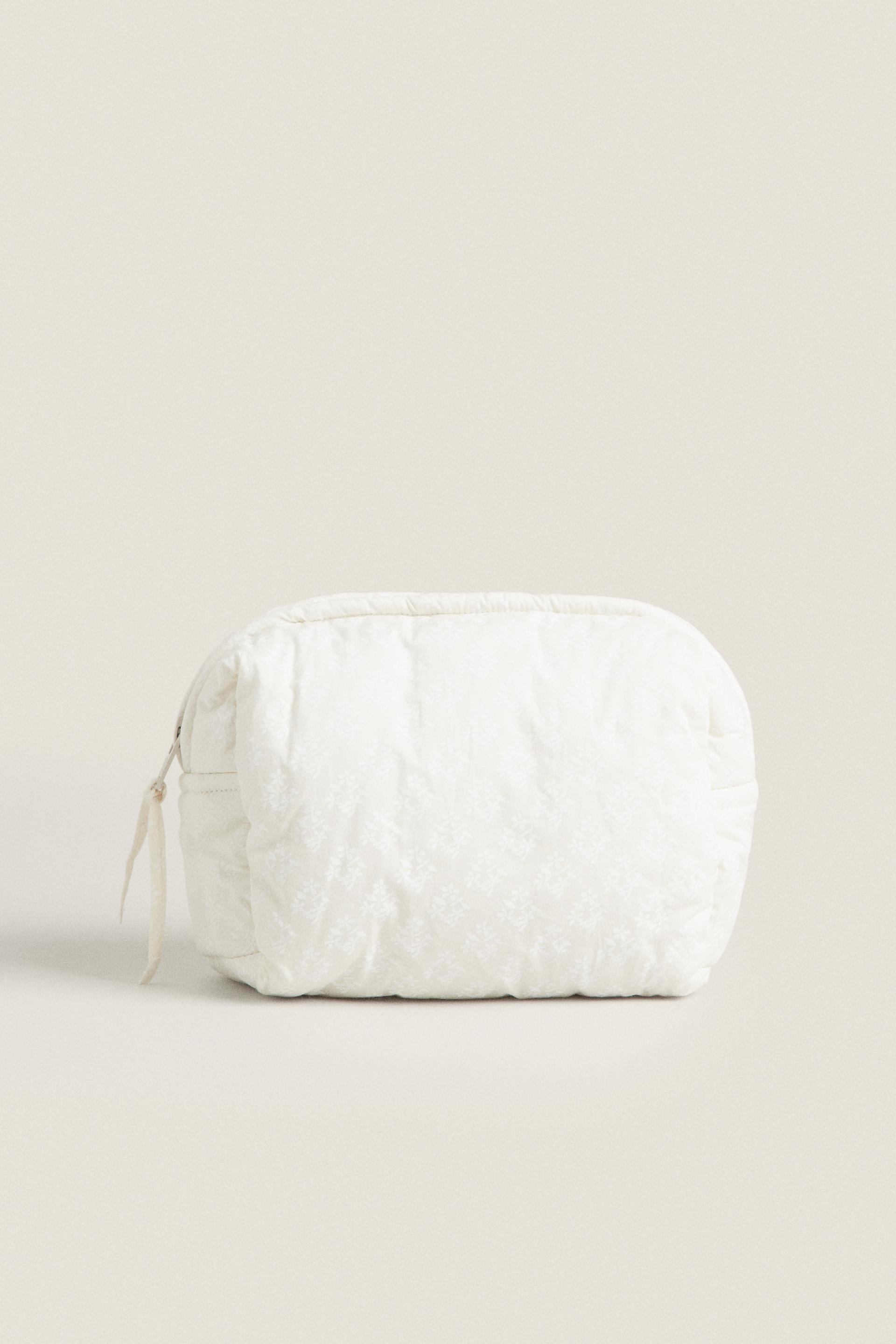 

МАЛЕНЬКАЯ ЦВЕТОЧНАЯ ТУАЛЕТНАЯ СУМКА