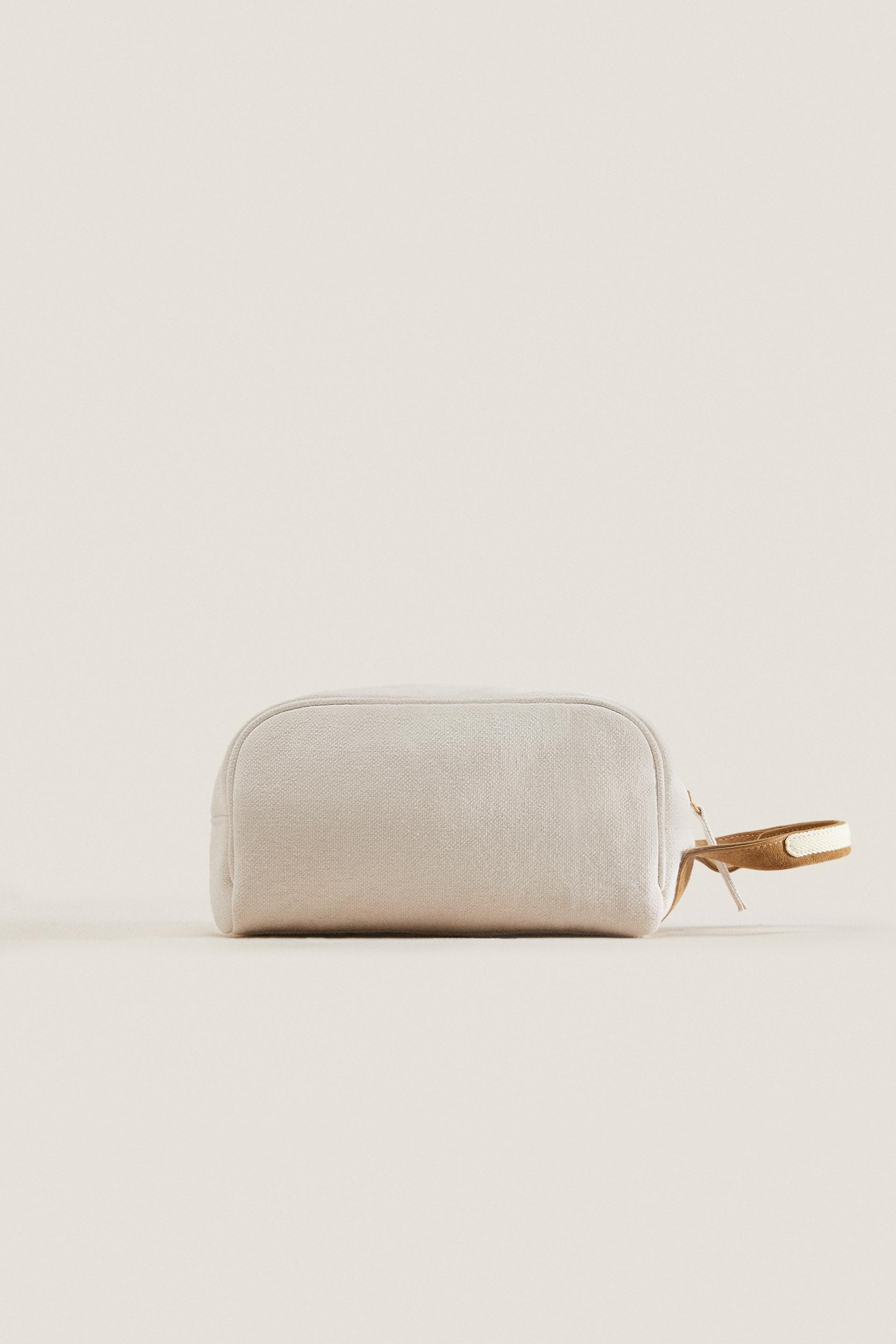 

TOILETRY BAG WITH LEATHER DETAIL