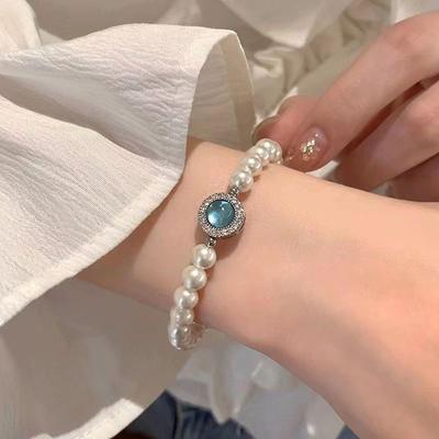 Elegantes Retro-Imitationsperlenarmband Luxus-Temperament Zarte Kette Nischendesign Blaues Perlenarmband