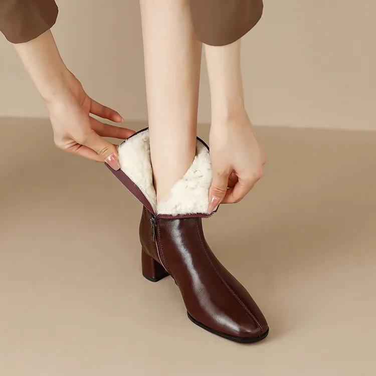 Mode 2025 Nouvel Automne Cuir Fendu Bottes pour Femmes Bottes à Bout Carré pour Femmes Bottes d'Hiver Femmes Bottes de Chevalier Concises Bottines Noires