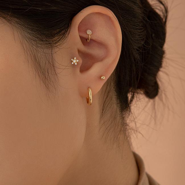 Lunne 14K Flower Cubic Labret Tragus Piercing (14K Gold) #W06