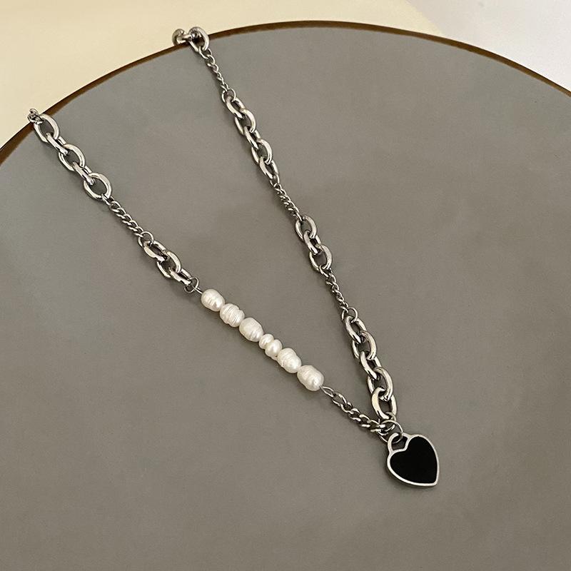 

Korean version design Baroque pearl love necklace, personality sweet and cool Spice girl light luxury niche temperament versatile collarbone chain