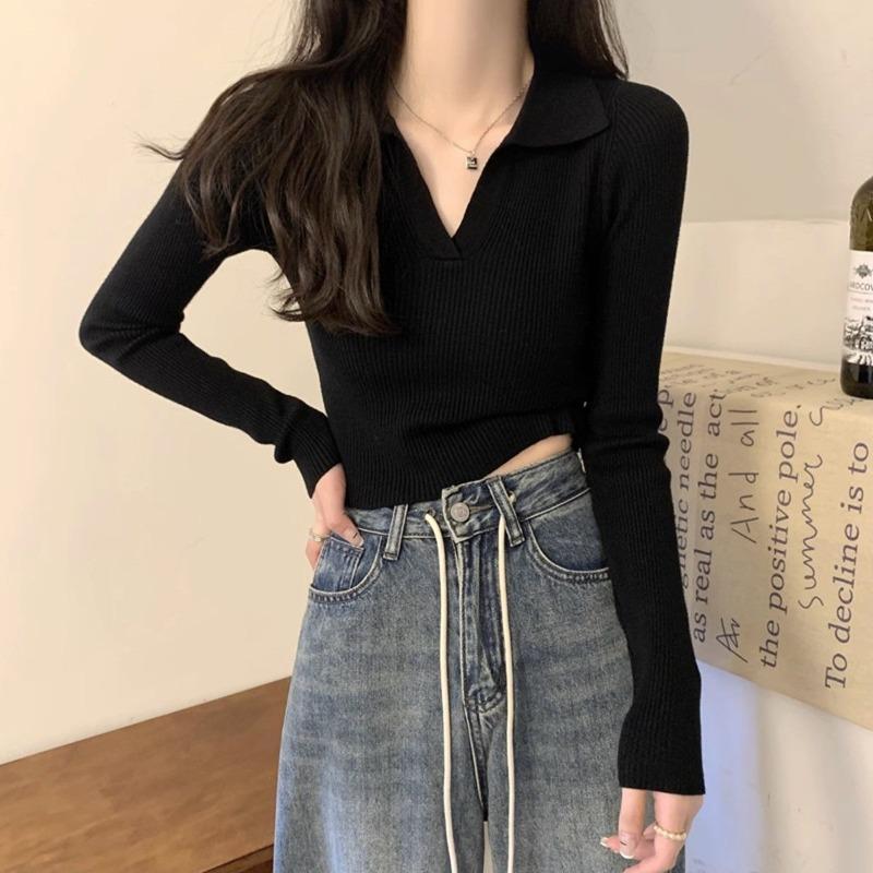 Niche slim-fitting and thin-necked knitted lo shirt for women's autumn and winter short inner sweater base top