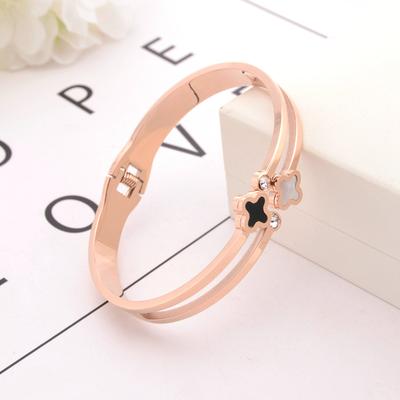 Kreatives Neues Roségoldenes Kleeblatt-Armband Mode Titanstahl Personalisiertes Armband Öffnung Verstellbares Armband